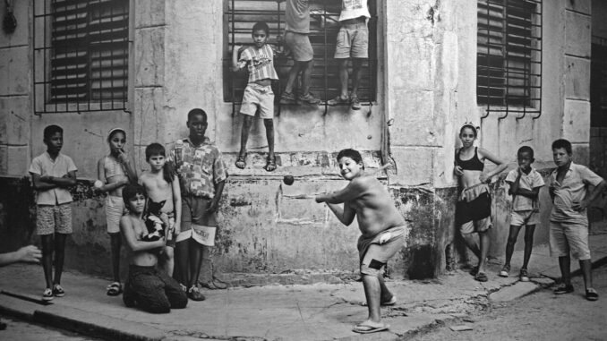 stickball Tout savoir sur le stickball, cette variante du baseball