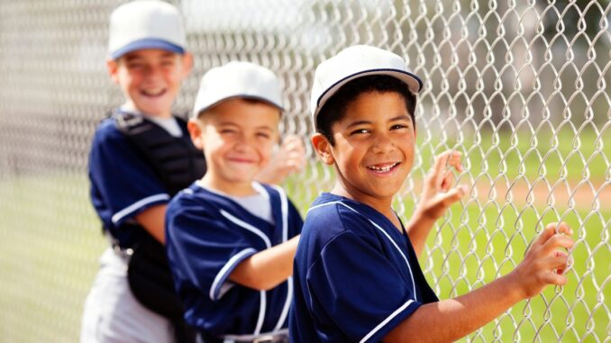 a partir de quel âge peut on jouer au baseball et au softball